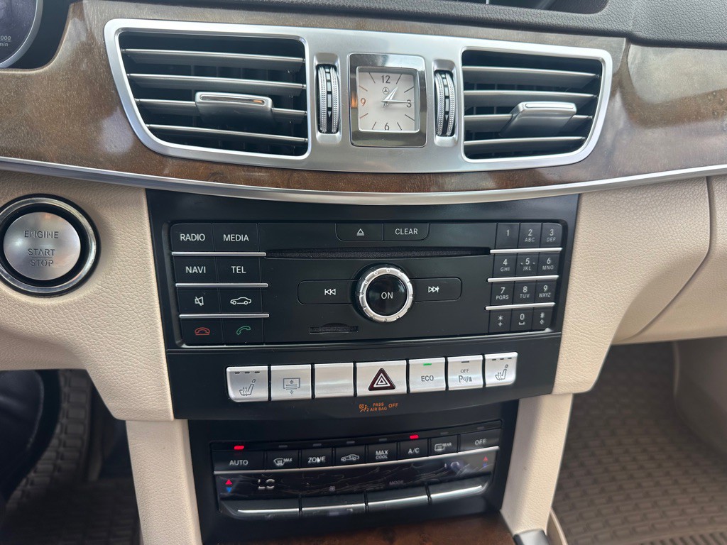 2016 Mercedes-Benz E-Class Image 12