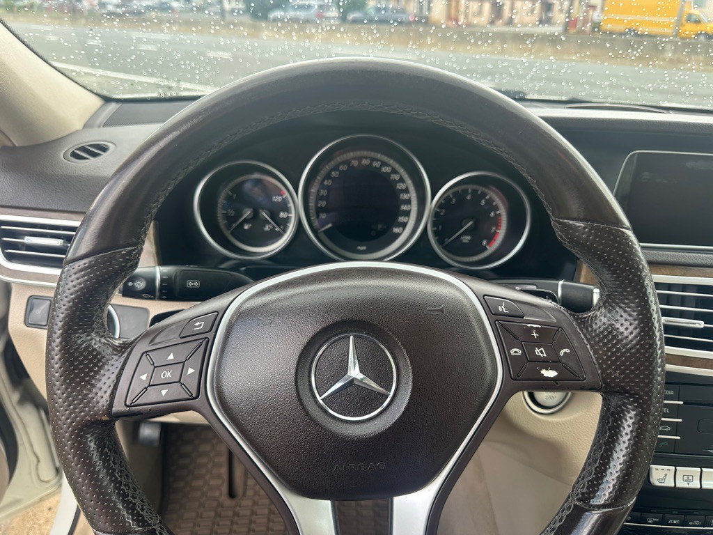 2016 Mercedes-Benz E-Class Image 17