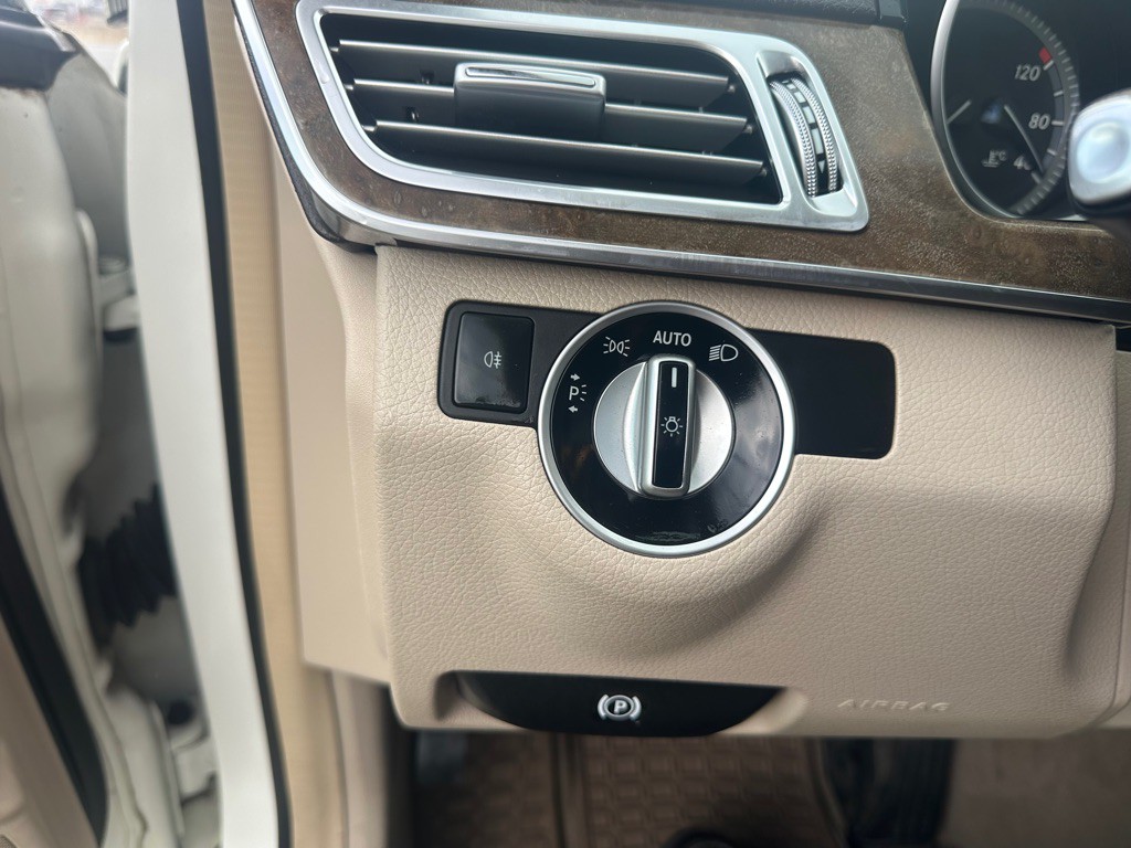 2016 Mercedes-Benz E-Class Image 18