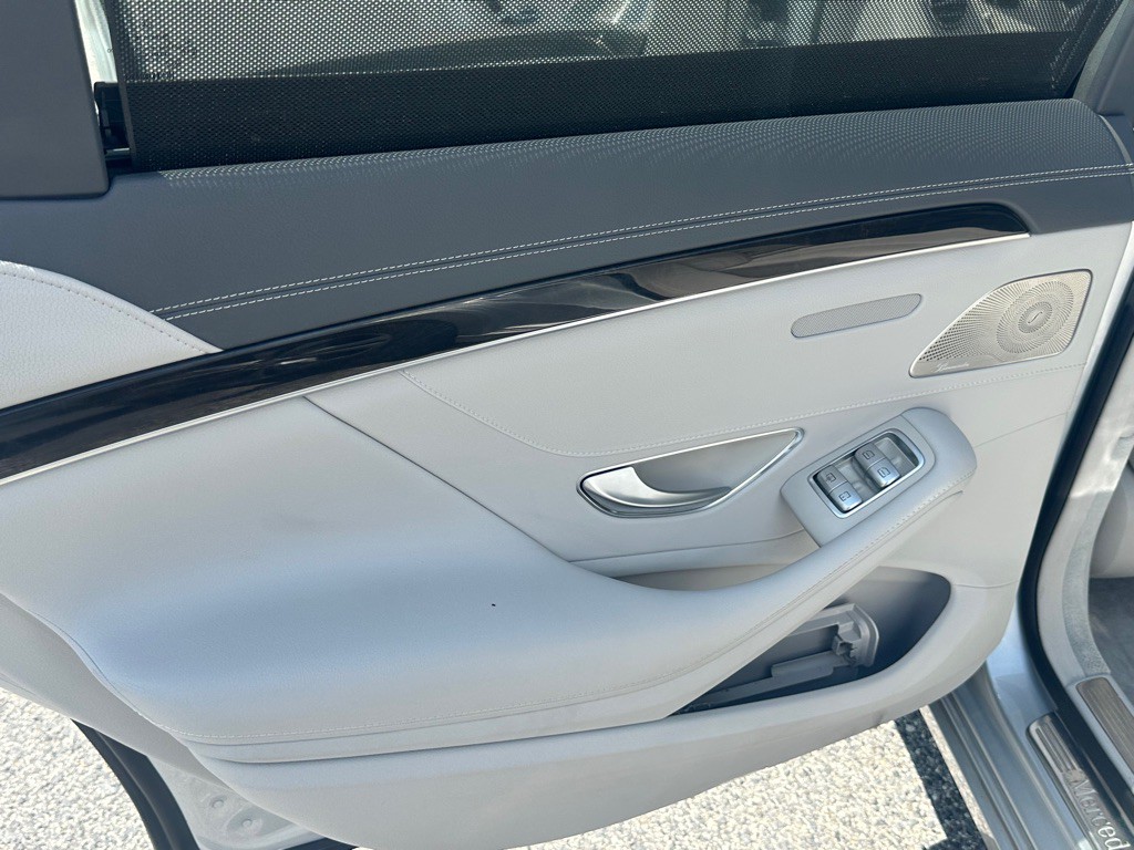 2016 Mercedes-Benz S-Class Image 17
