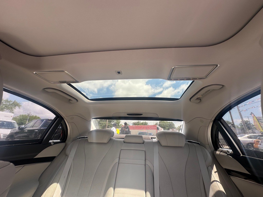 2016 Mercedes-Benz S-Class Image 21