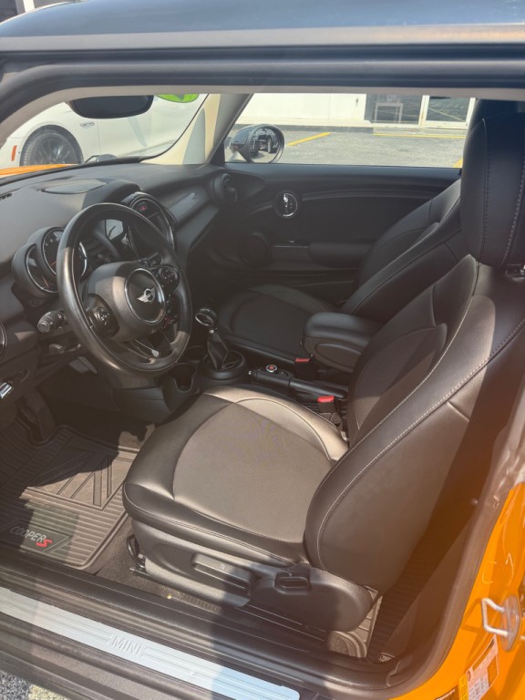 2018 MINI Cooper Image 8