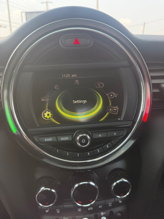 2018 MINI Cooper Image 14