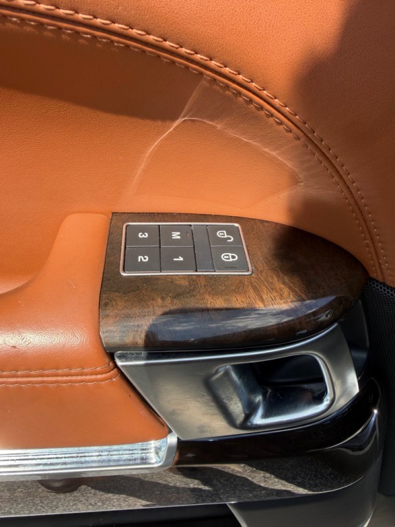 2016 Land Rover Range Rover Image 12