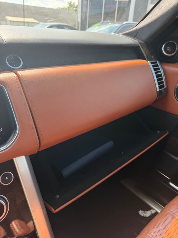 2016 Land Rover Range Rover Image 19