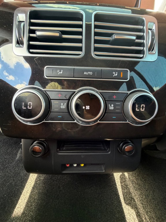 2016 Land Rover Range Rover Image 23