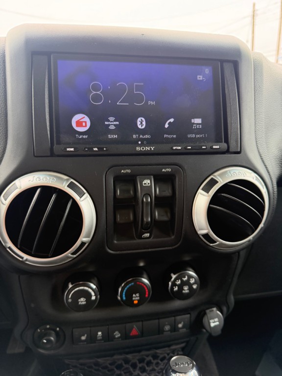 2017 Jeep Wrangler Unlimited Image 15