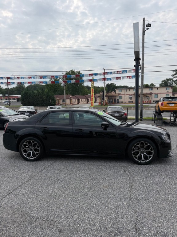 2018 Chrysler 300 Image 5