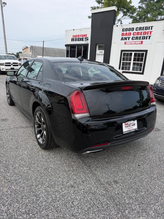 2018 Chrysler 300 Image 8