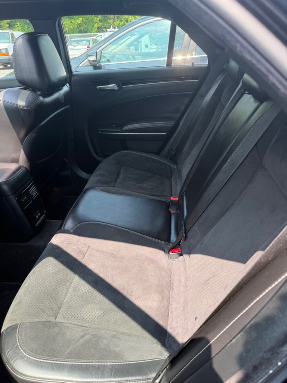2018 Chrysler 300 Image 19