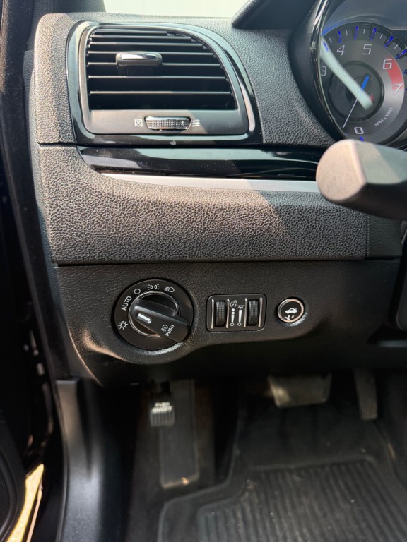 2018 Chrysler 300 Image 23