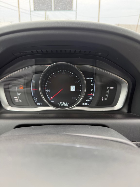2016 Volvo XC60 Image 11