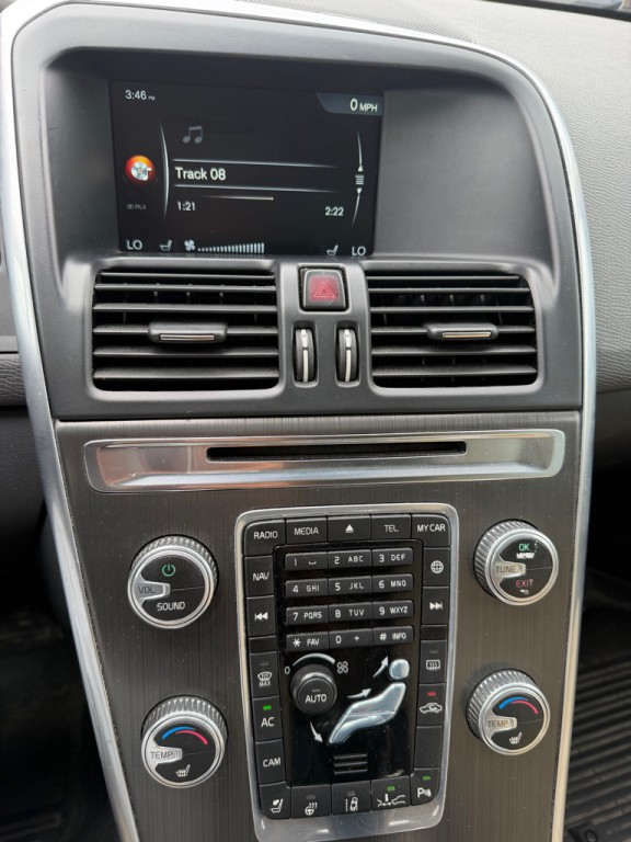 2016 Volvo XC60 Image 13