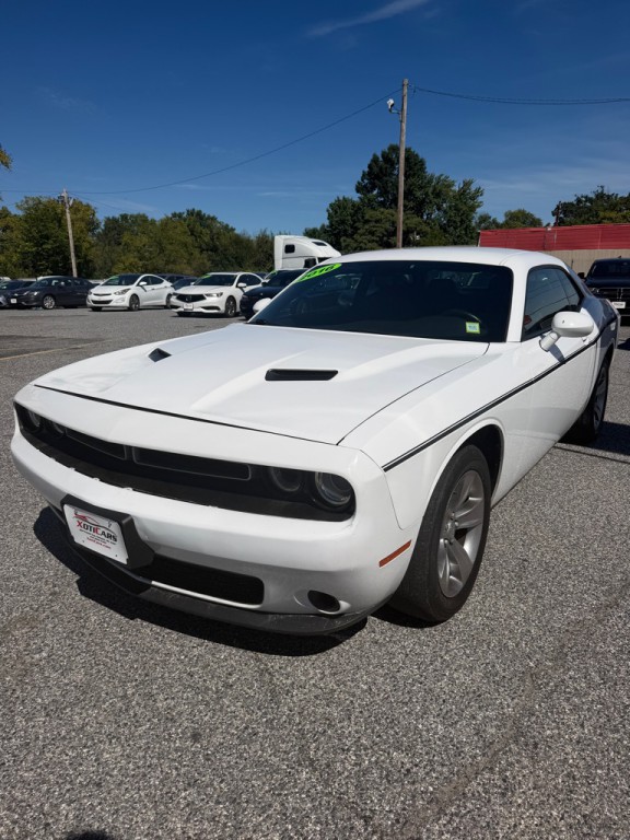 2016 Dodge Challenger Image 2