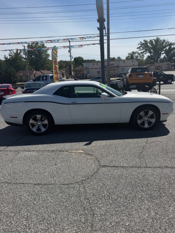 2016 Dodge Challenger Image 5