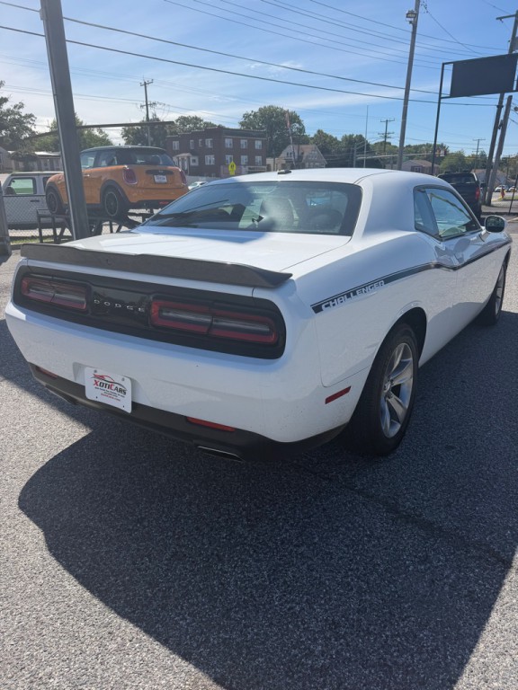 2016 Dodge Challenger Image 6