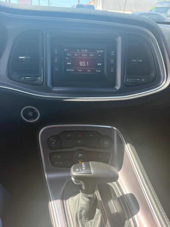 2016 Dodge Challenger Image 16