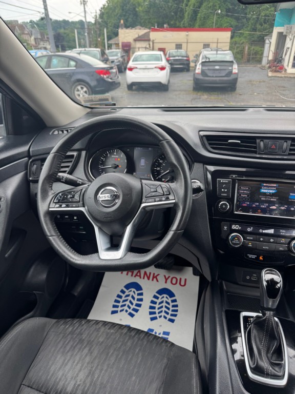 2019 Nissan Rogue Image 10