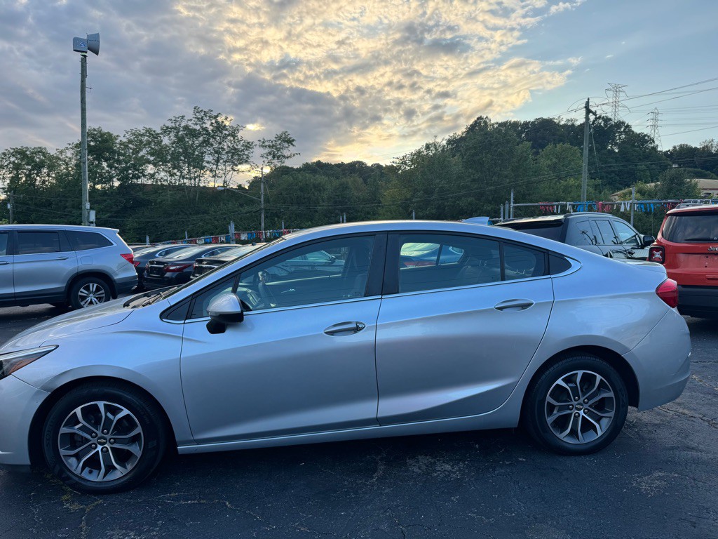 2017 Chevrolet Cruze Image 4