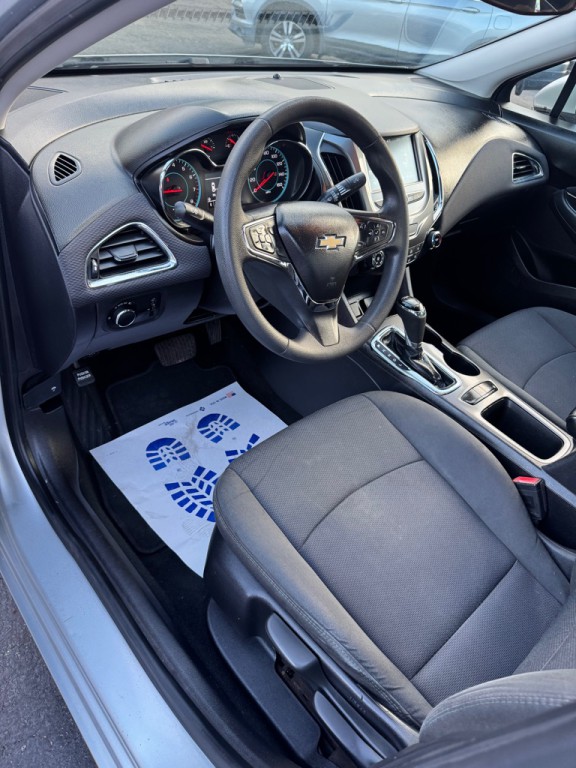 2017 Chevrolet Cruze Image 9