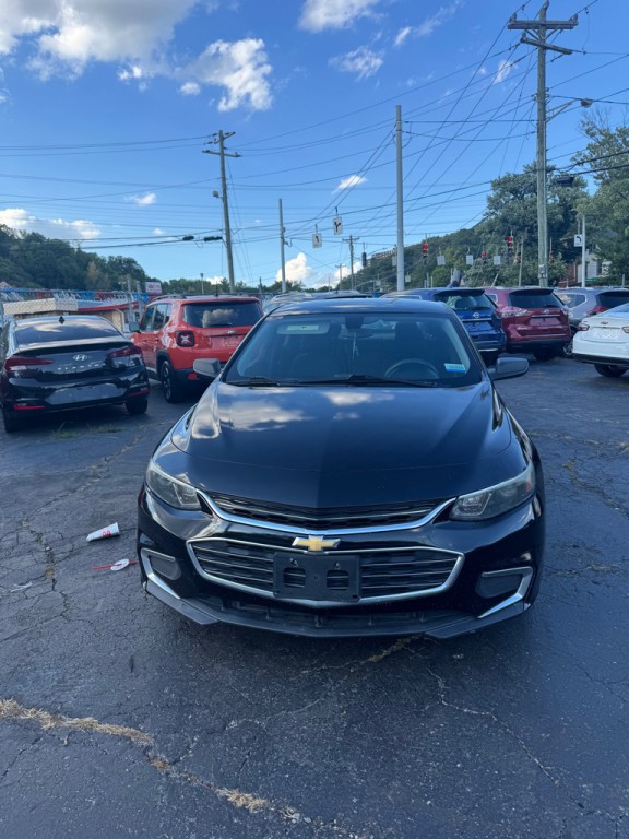 2016 Chevrolet Malibu Image 2