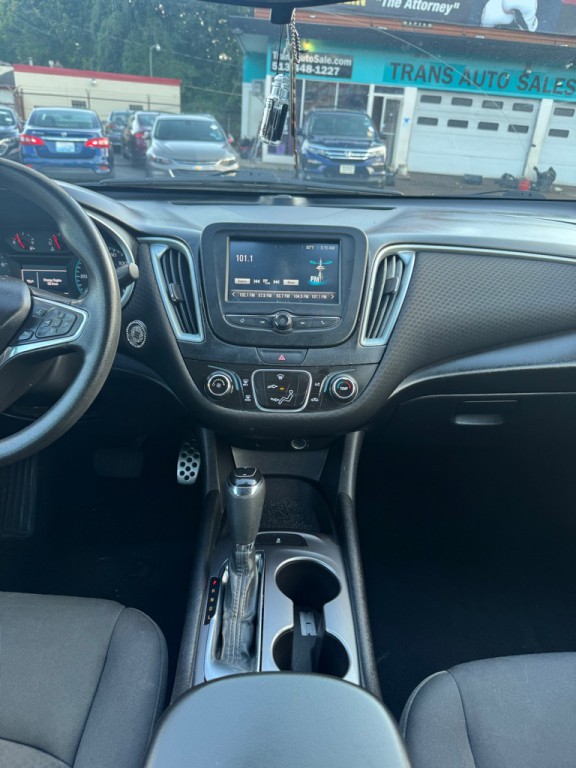 2016 Chevrolet Malibu Image 13