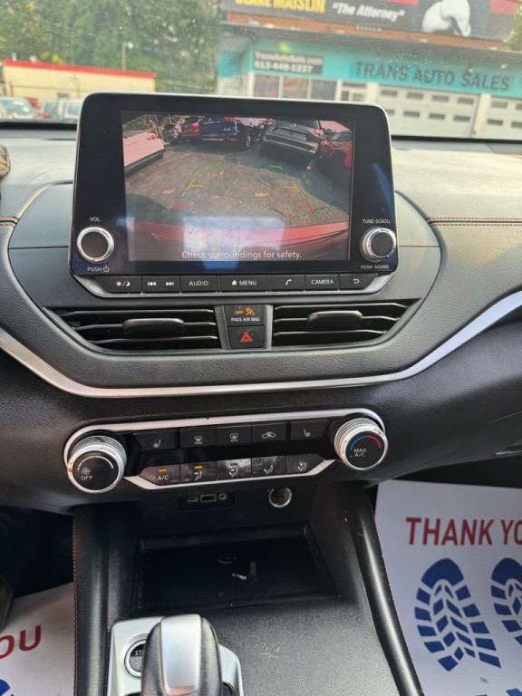 2019 Nissan Altima Image 17
