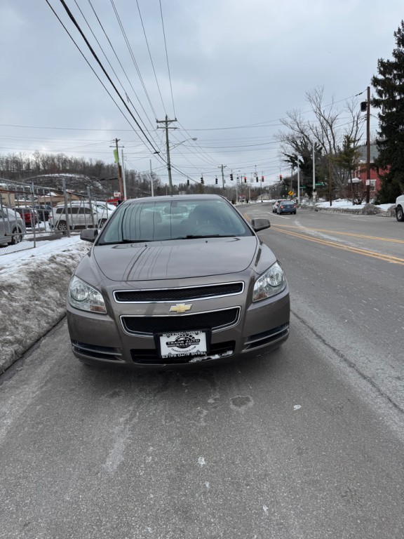2012 Chevrolet Malibu Image 2