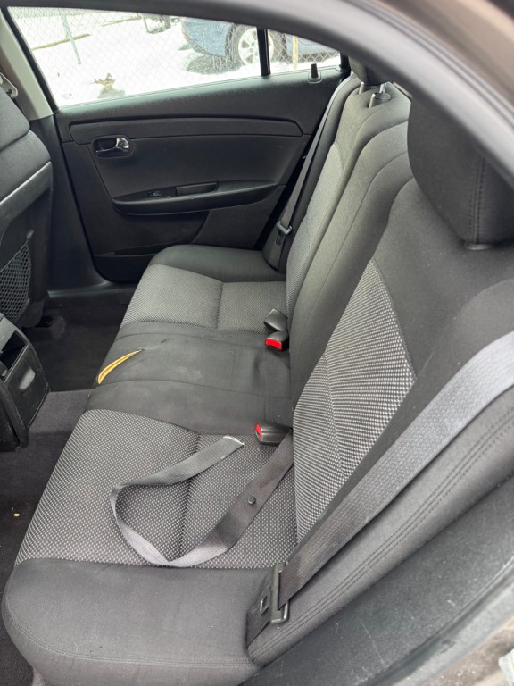 2012 Chevrolet Malibu Image 8