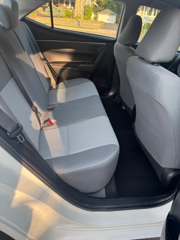 2016 Toyota Corolla Image 9
