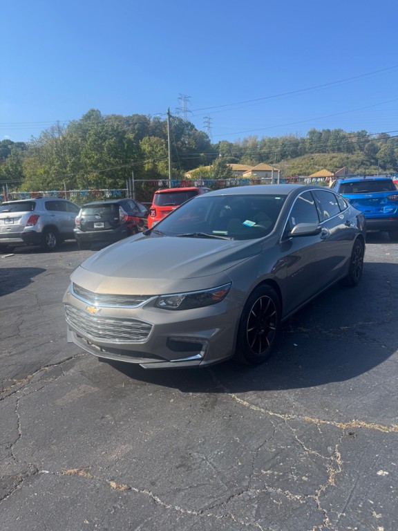 2018 Chevrolet Malibu Image 2