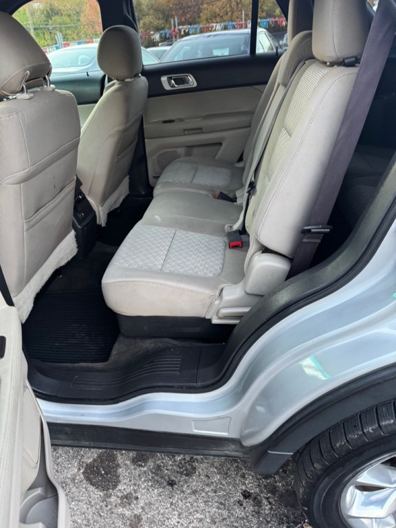 2015 Ford Explorer Image 9
