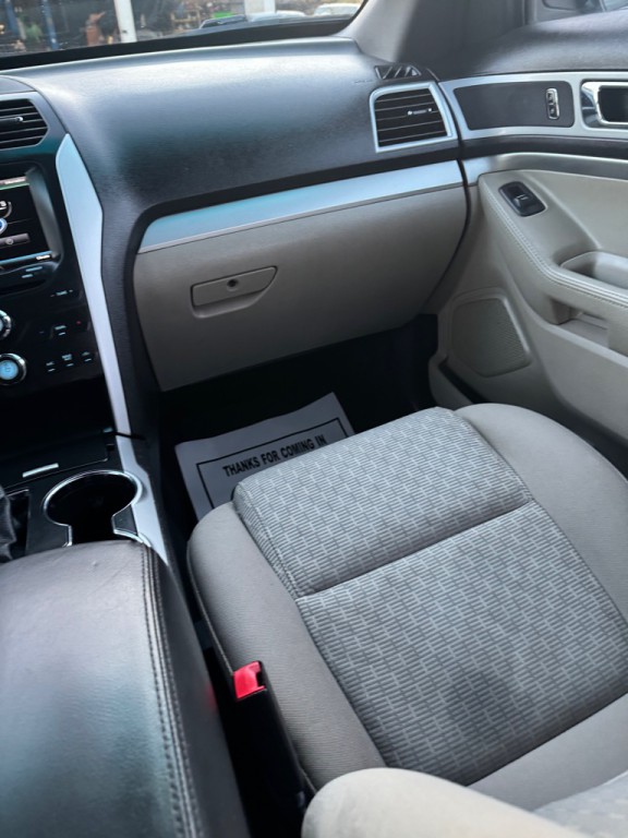 2015 Ford Explorer Image 15