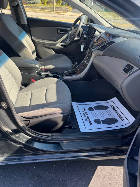 2016 Hyundai Elantra Image 11