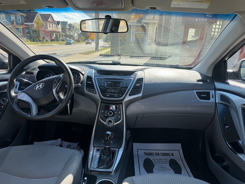 2016 Hyundai Elantra Image 12