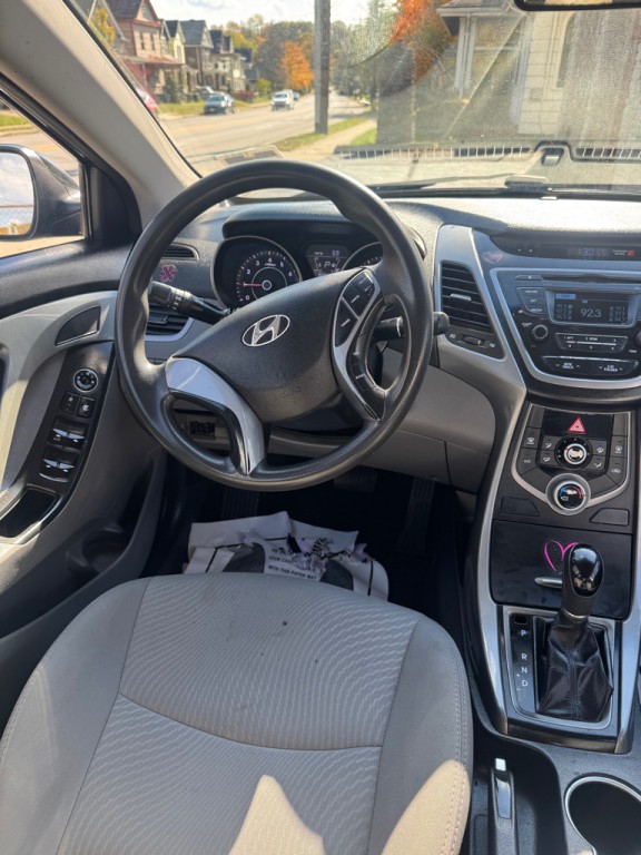 2016 Hyundai Elantra Image 13