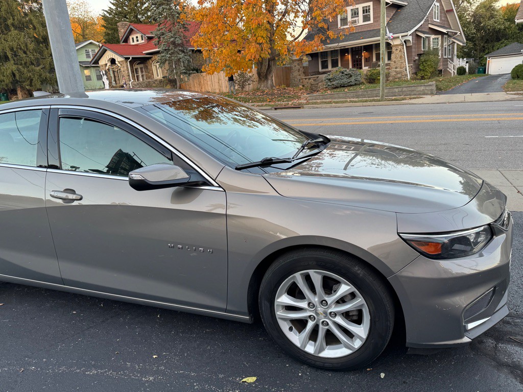 2017 Chevrolet Malibu Image 3