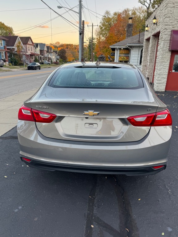 2017 Chevrolet Malibu Image 5