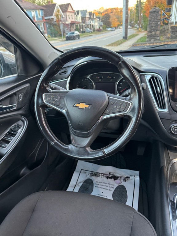 2017 Chevrolet Malibu Image 11