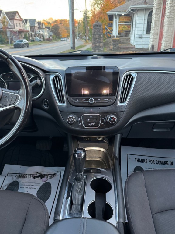 2017 Chevrolet Malibu Image 12