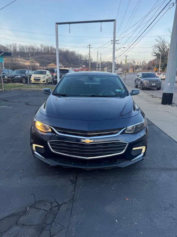 2016 Chevrolet Malibu Image 2