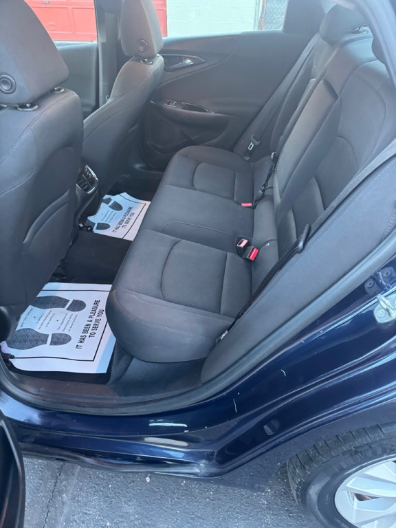 2016 Chevrolet Malibu Image 9