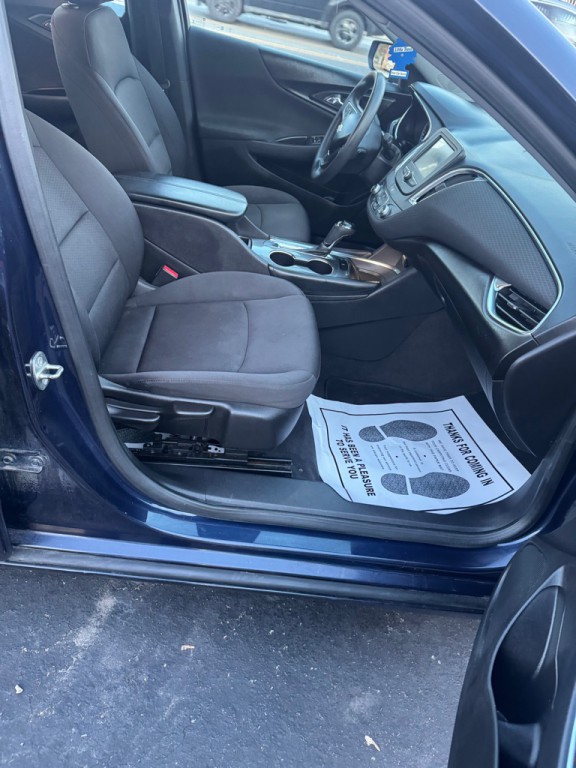 2016 Chevrolet Malibu Image 11