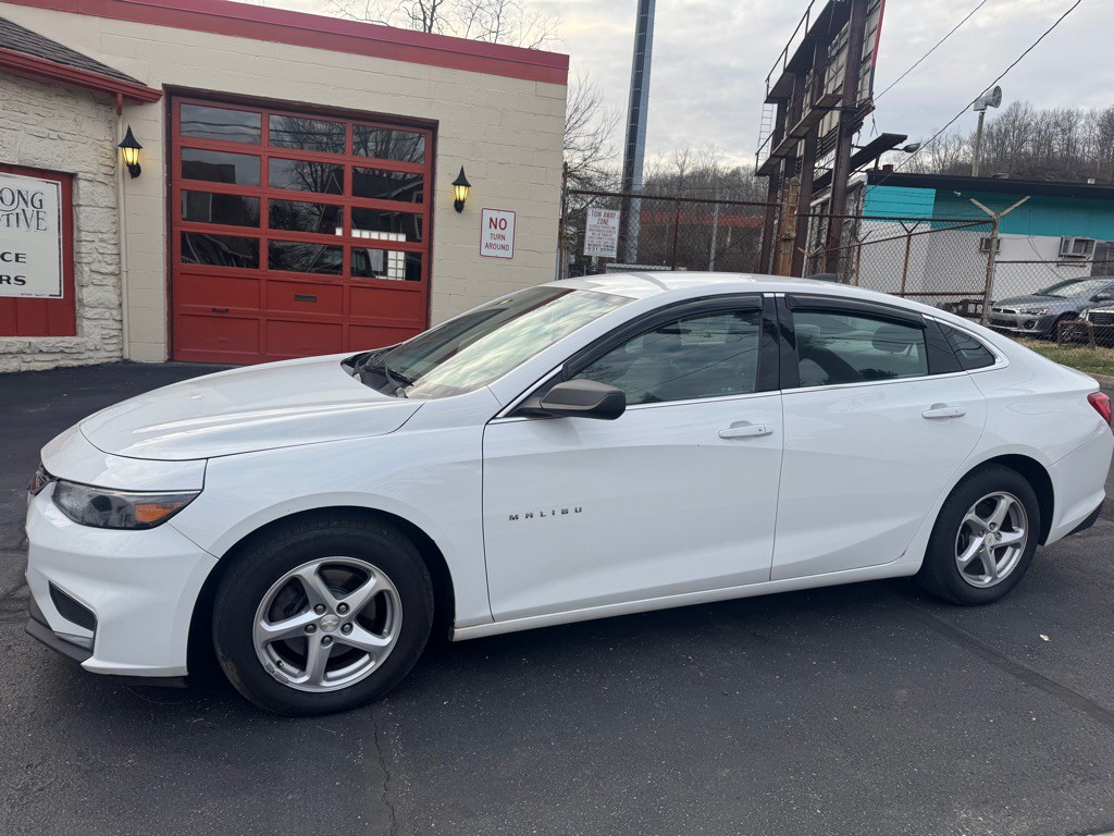 2016 Chevrolet Malibu Image 4