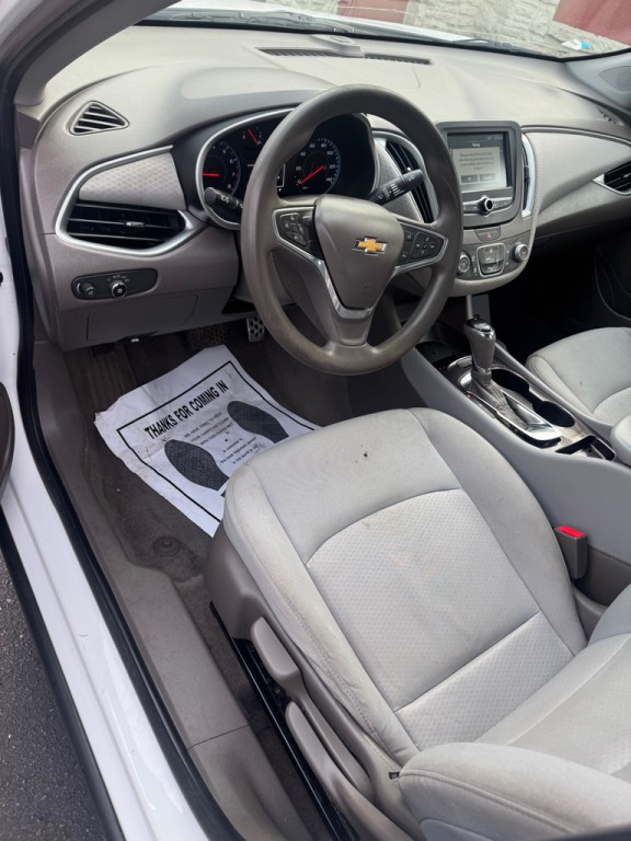 2016 Chevrolet Malibu Image 8