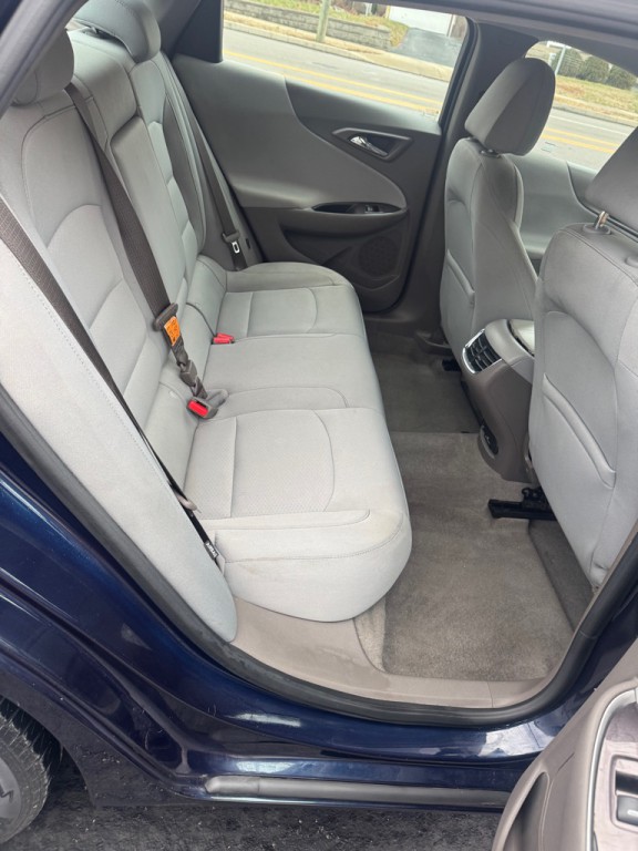 2017 Chevrolet Malibu Image 10