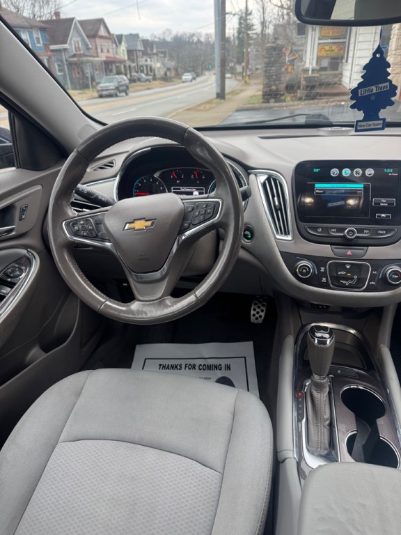 2017 Chevrolet Malibu Image 12