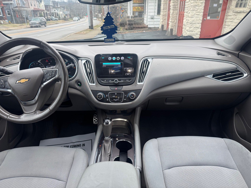 2017 Chevrolet Malibu Image 15
