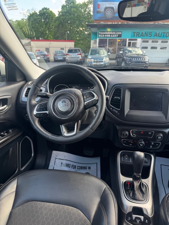 2017 Jeep Compass Image 11