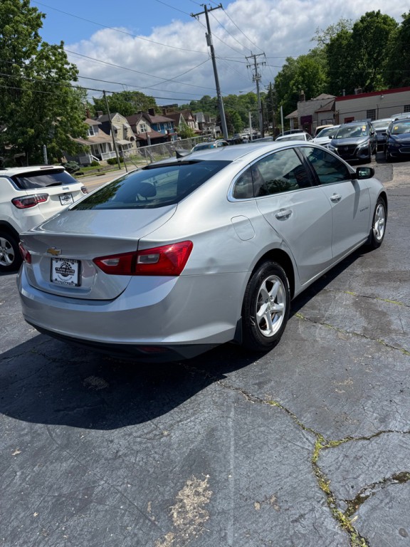 2018 Chevrolet Malibu Image 5